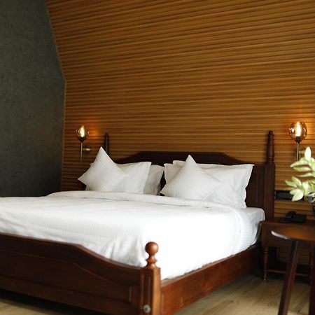 Leela'S 7Th Heaven Resort & Spa Turcunapulli Exterior foto
