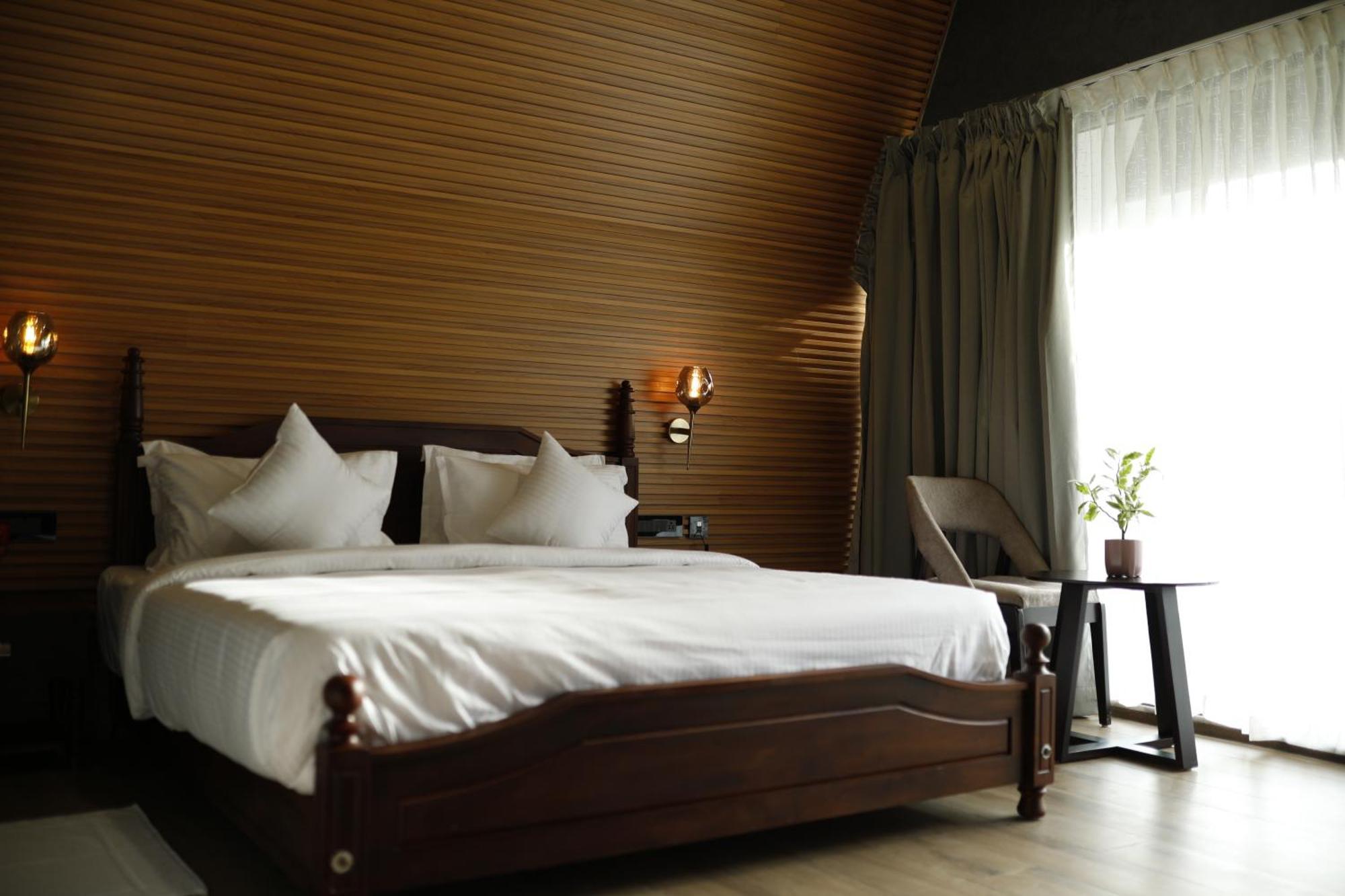Leela'S 7Th Heaven Resort & Spa Turcunapulli Exterior foto
