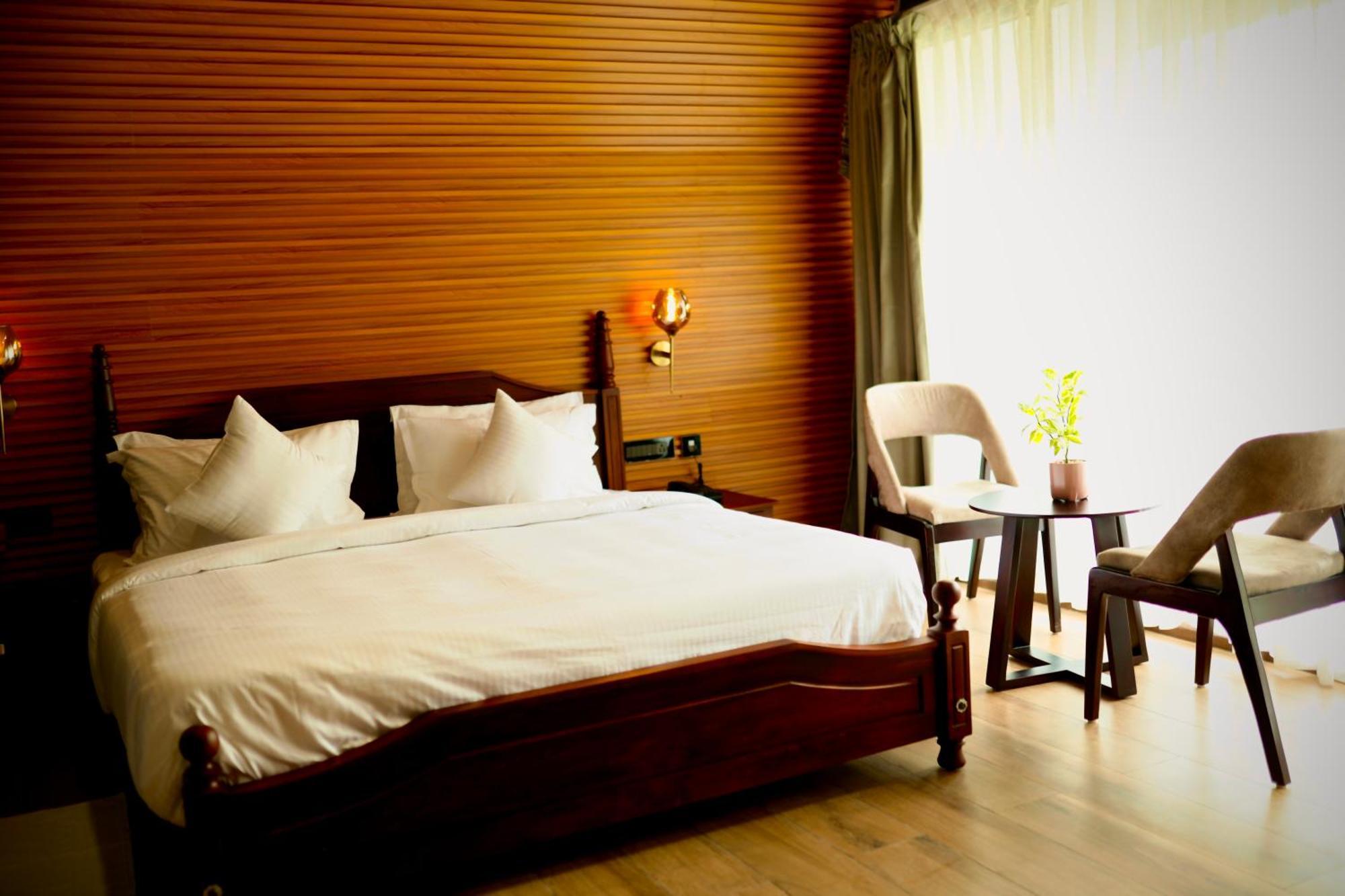 Leela'S 7Th Heaven Resort & Spa Turcunapulli Exterior foto