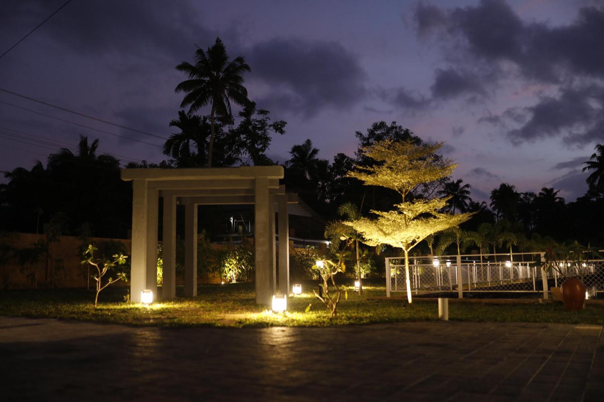 Leela'S 7Th Heaven Resort & Spa Turcunapulli Exterior foto